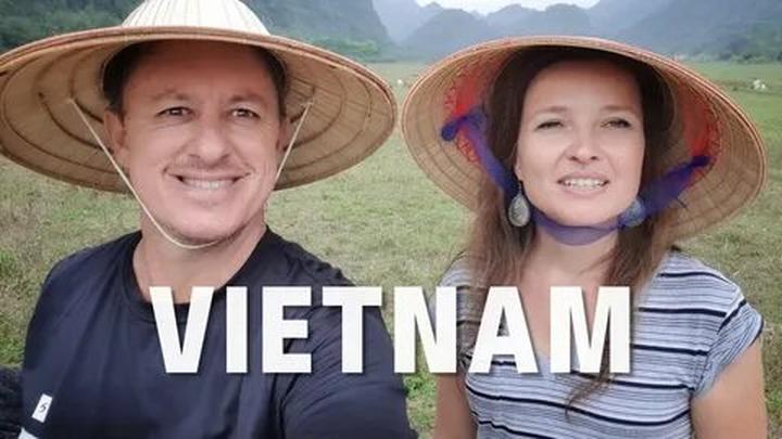 Nội dung: Mùa hè đang đầy vui vẻ với những xu hướng mới, và Huda Ice Twist đang chinh